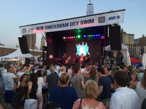 De swim werd afgesloten met een groot feest op de pier van Hudson River Park met optredens van onder andere jazz saxofoniste Candy Dulfer en DJ Questlove.